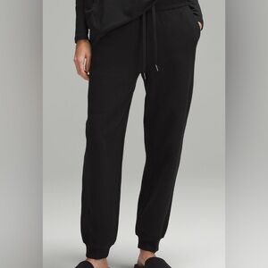 Lululemon Scuba High-Rise Relaxed Jogger